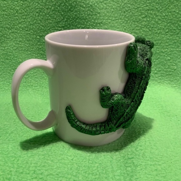 Louisiana Yard Dog Gator Mug NWOT - Picture 2 of 5